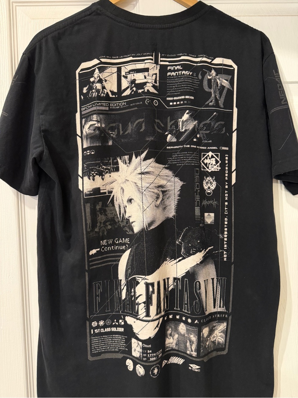 NEO4IC FF7 Limited Edition HoloShort Sleeve T-Shirt Cloud Tribute